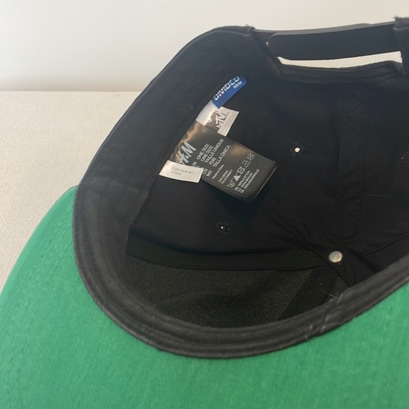 H&M SnapBack hat - Picture 2 of 2